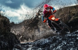 电子竞技中国游戏-费德勒新星高光表现惊艳，TL未来可期！